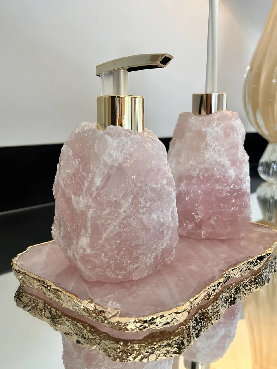 Porta Sabonete Líquido Pedra Bruta Quartzo Rosa Femi